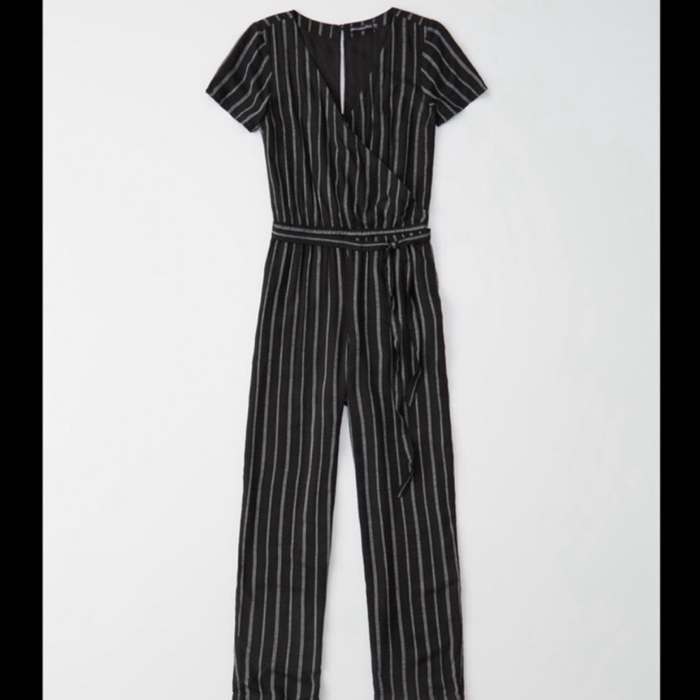 Abercrombie & Fitch Black White Stripped Jumpsuit